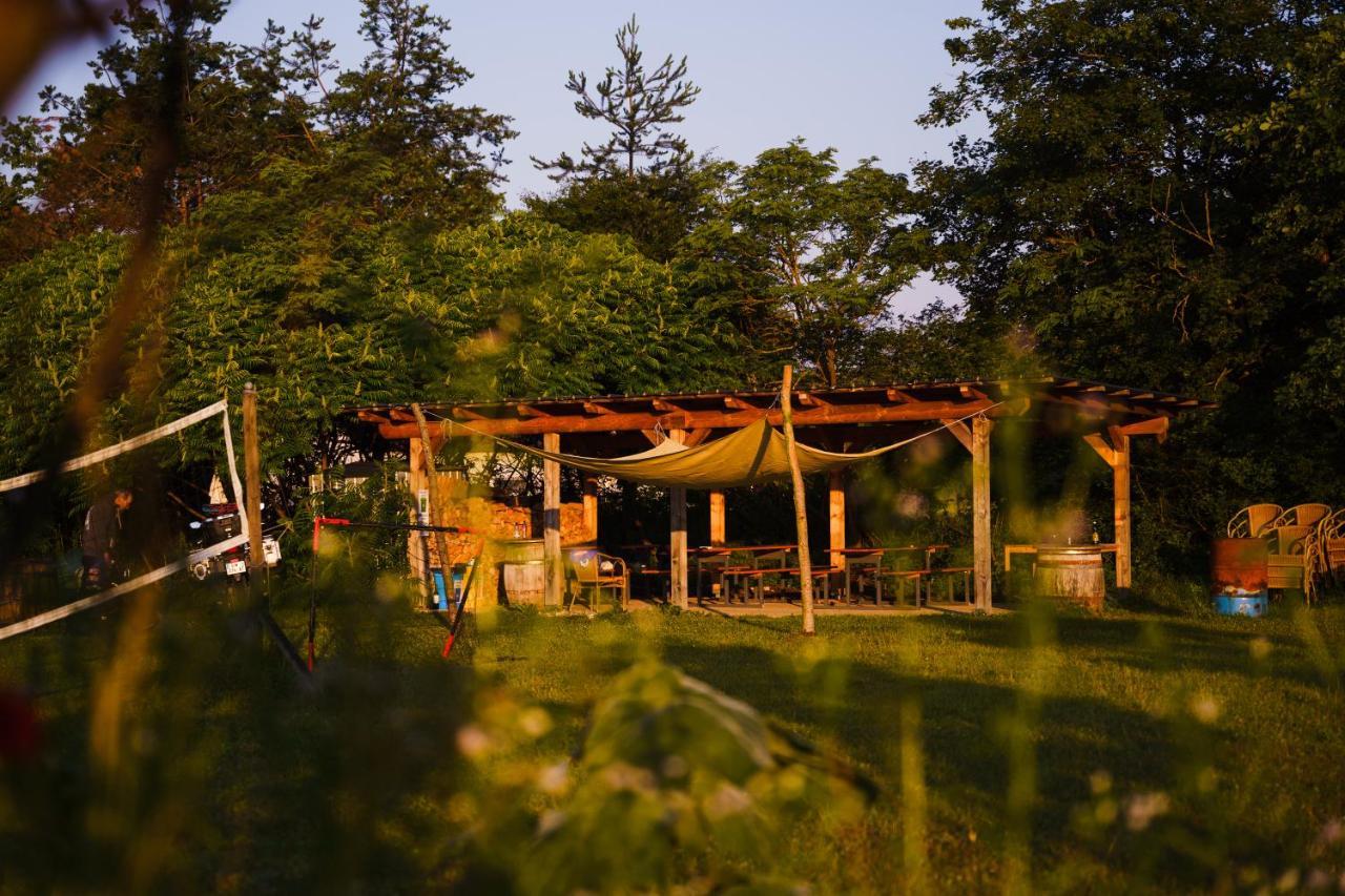 Camping @ Nogometni Golf Ljubljana Hotell Exteriör bild